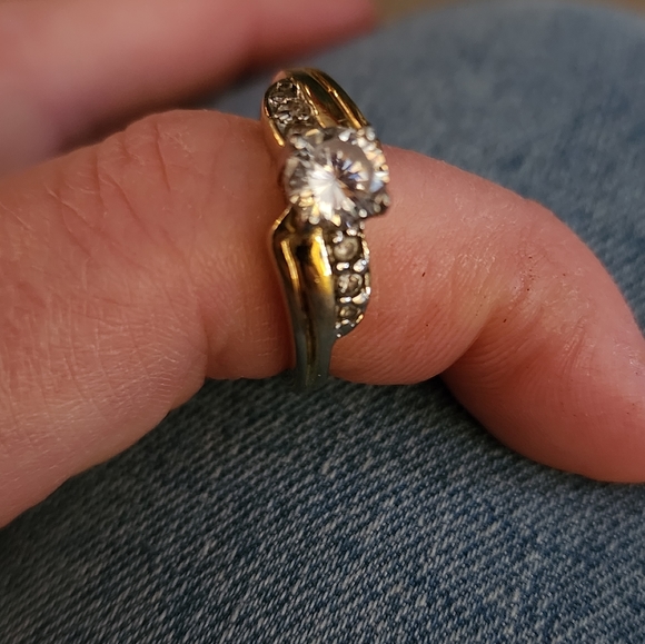 10k gold qmd diamond ring - Picture 2 of 8